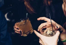 Η Ελληνική Αστυνομία ξεκίνησε την επιχείρηση «νυχτερινός ποιμένας» για την προστασία ανηλίκων-Συλλήψεις για παράνομη είσοδο στα μπαρ