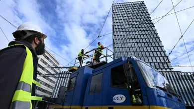 Από τον Πειραιά δόθηκε το έναυσμα για την αποξήλωση των καλωδίων των τρόλεϊ, ένα έργο που εντάσσεται στο πλαίσιο της εκτενούς