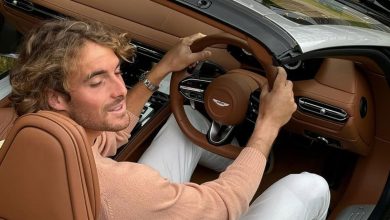 Ο Στέφανος Τσιτσιπάς καλείται να παραδώσει το δίπλωμα οδήγησής του στην Τροχαία μέχρι την προσεχή Παρασκευή, καθώς διαφορετικά