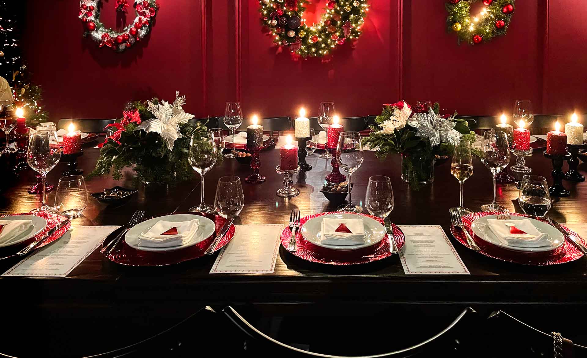 Περίπου 186 ευρώ θα χρειαστεί να ξοδέψει μια 4μελής οικογένεια φέτος τα Χριστούγεννα, αποκλειστικά και μόνο για το χριστουγεννιάτικο τραπέζι