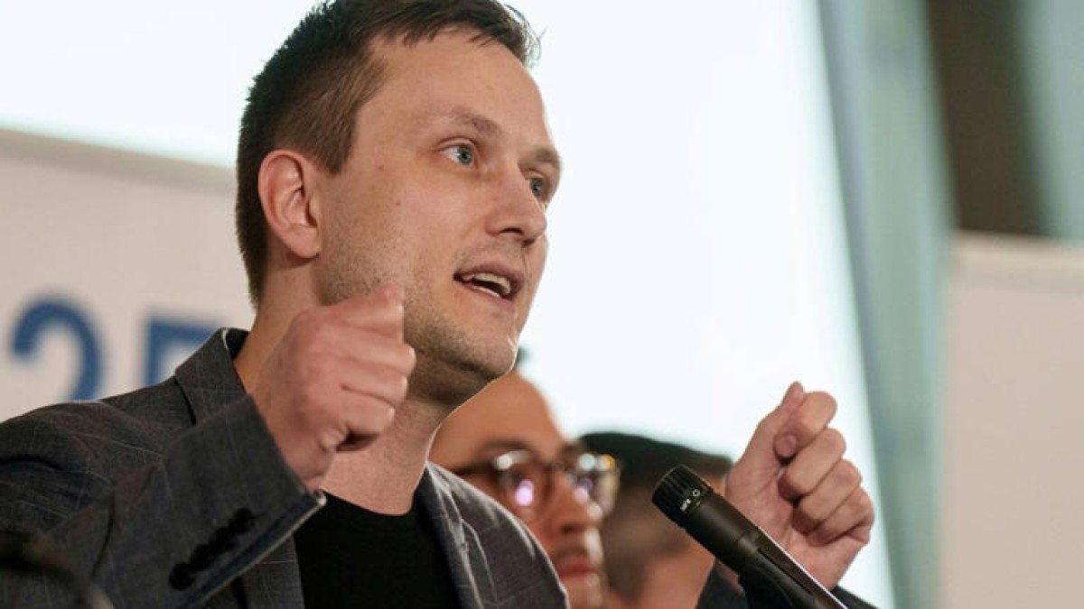 Η Γροιλανδία βρίσκεται ξανά στο επίκεντρο της διεθνούς προσοχής, αυτή τη φορά λόγω της οργισμένης αντίδρασης του πρωθυπουργού της