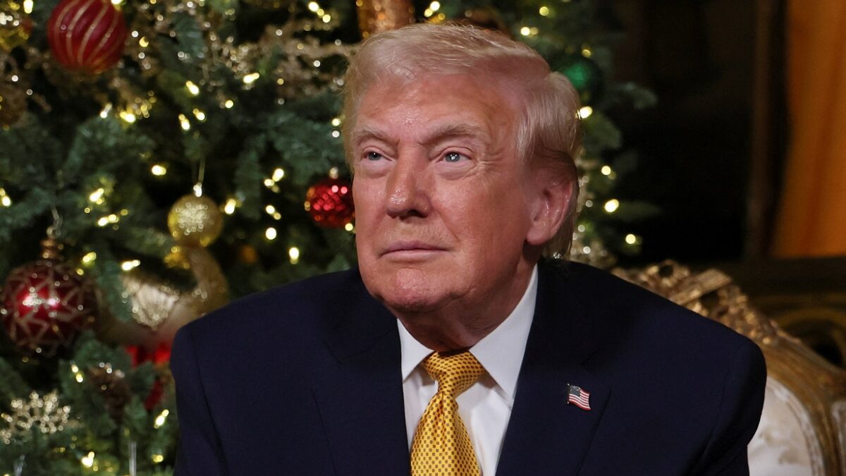 Στη διαρκή δημόσια συζήτηση γύρω από την κατάσταση της υγείας του επανήλθε ο Ντόναλντ Τραμπ, ο οποίος υποστήριξε εκ νέου