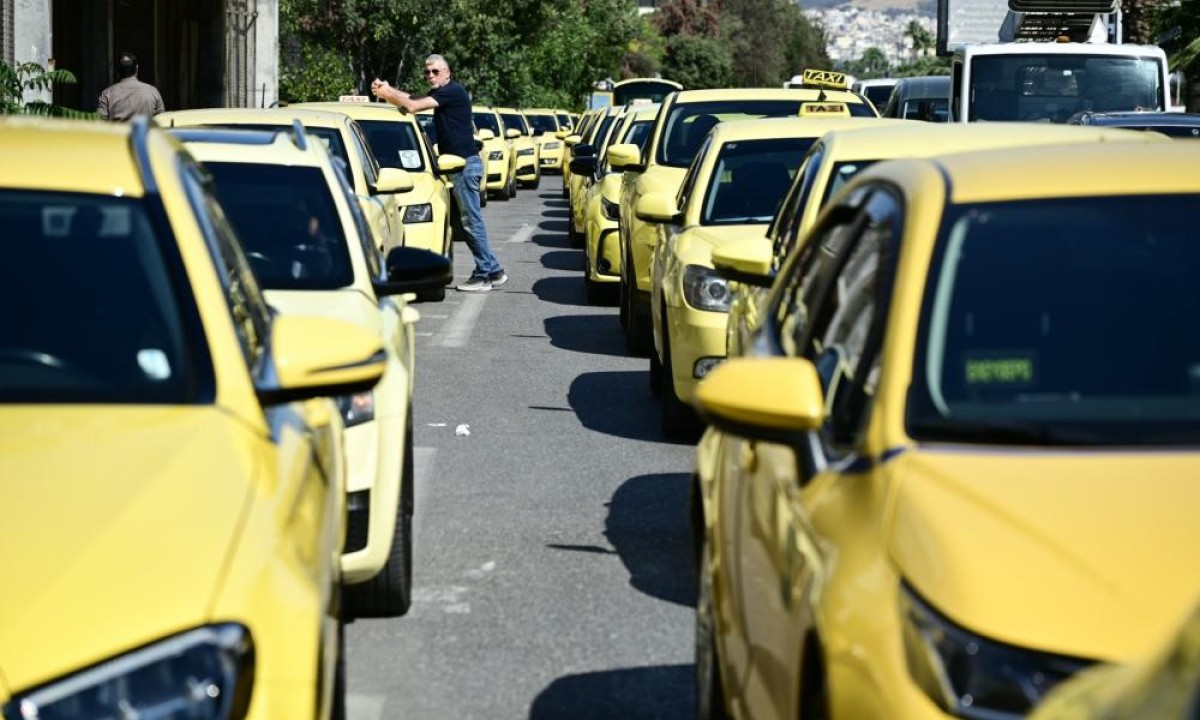 Σε 48ωρη επαναλαμβανόμενη απεργία προχωρούν τα ταξί της Αττικής την Τρίτη 13 και την Τετάρτη 14 Ιανουαρίου, μετά από απόφαση