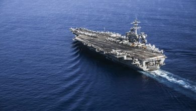 Το αμερικανικό αεροπλανοφόρο USS Abraham Lincoln φέρεται να έχει «σιωπήσει» καθώς ο αναμεταδότης του απενεργοποιήθηκε