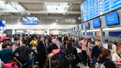 Η λειτουργία του αεροδρομίου «Ελευθέριος Βενιζέλος» συνεχίζει να αντιμετωπίζει σοβαρά προβλήματα, μία ημέρα μετά το μεγάλο