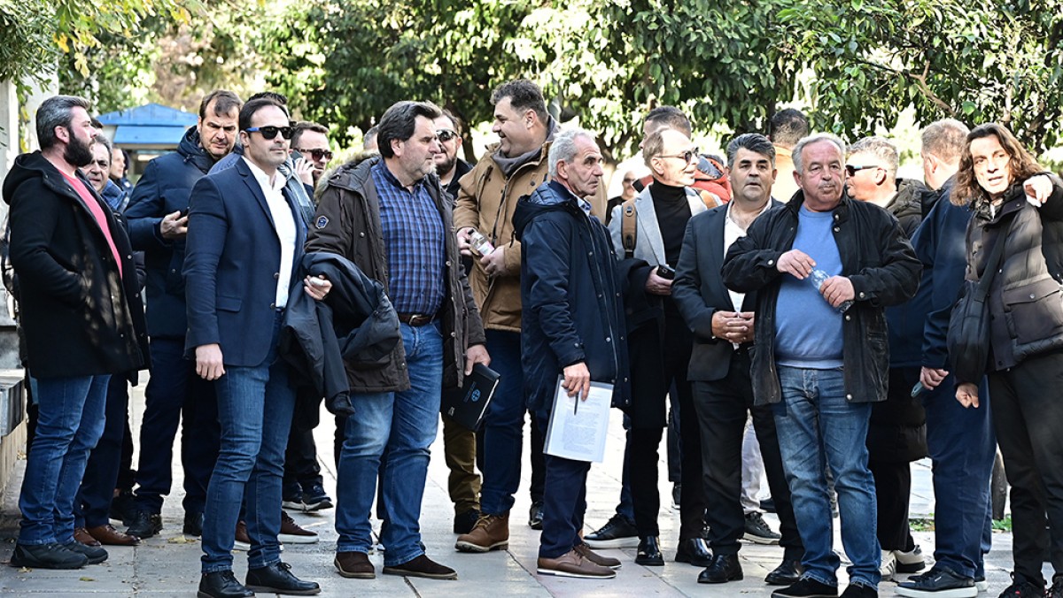 Ξεκίνησε στο Μέγαρο Μαξίμου ο διάλογος ανάμεσα στους 25 αγρότες από 14 αγροτικά μπλόκα κι άλλες οργανώσεις από ολόκληρη την Ελλάδα