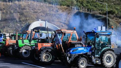 Θετική στάση απέναντι στον διάλογο με τον πρωθυπουργό διατήρησαν οι αγρότες, όπως αποφασίστηκε στην πανελλαδική