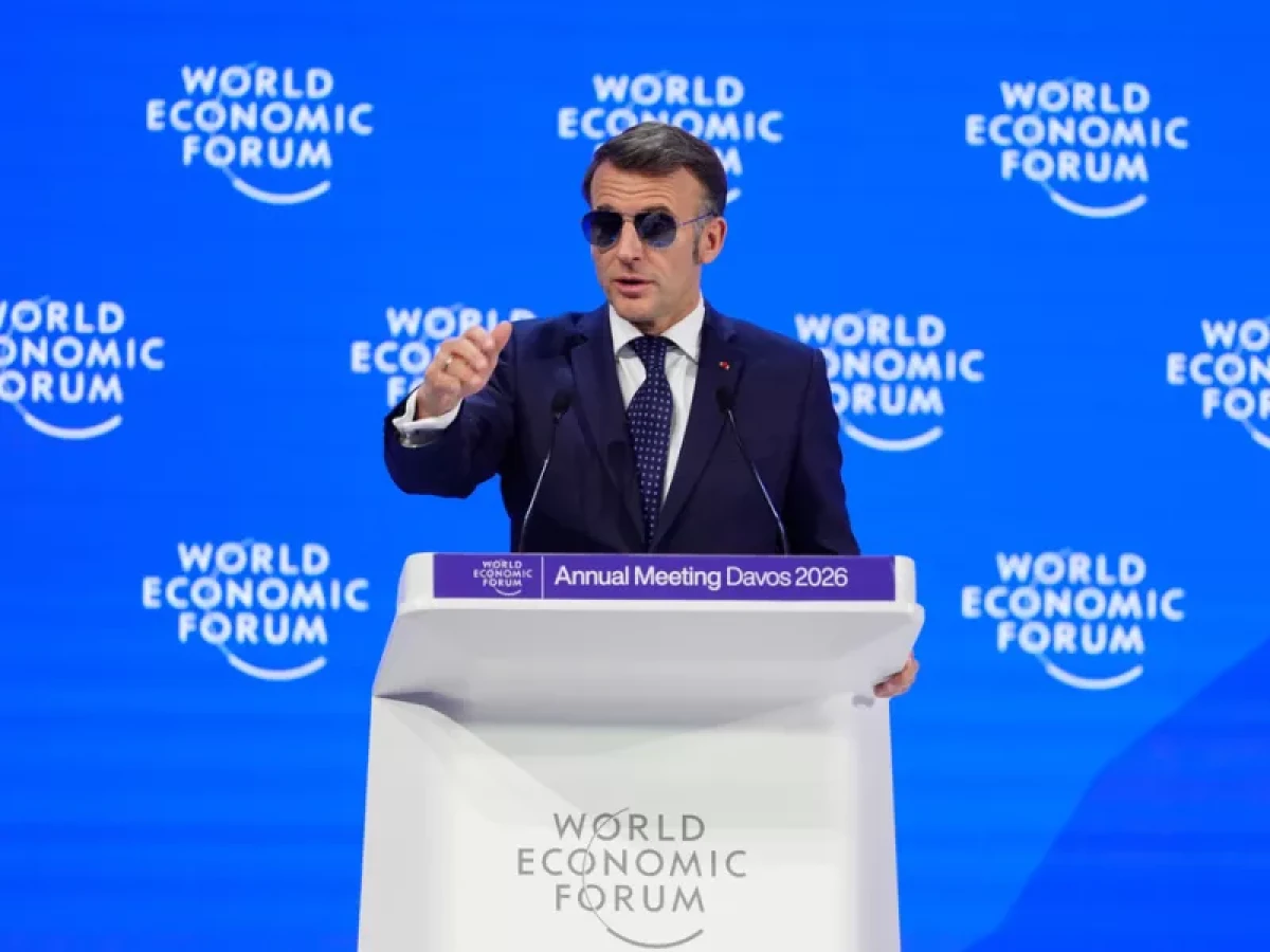 Κατά μέτωπο επίθεση εξαπέλυσε ο Γάλλος πρόεδρος Εμανουέλ Μακρόν στον Ντόναλντ Τραμπ από το βήμα του Οικονομικού Φόρουμ