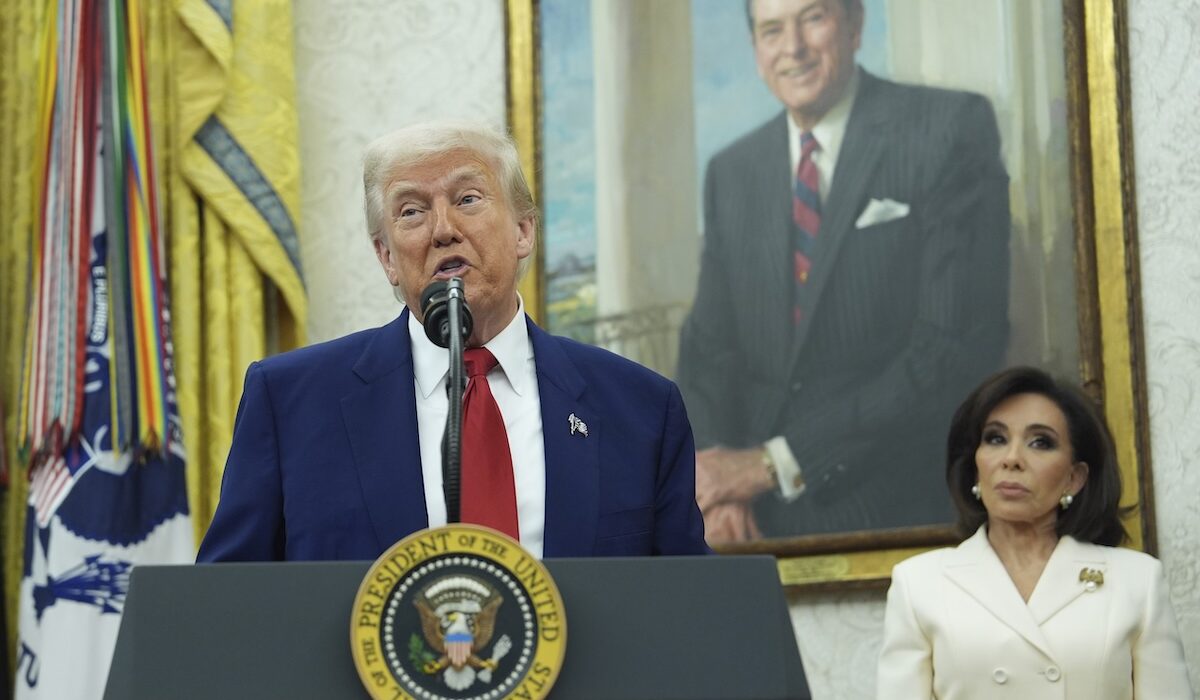 Ο πρόεδρος των Ηνωμένων Πολιτειών, Ντόναλντ Τραμπ, δήλωσε σήμερα, Σάββατο 17 Ιανουαρίου, ότι το Ιράν χρειάζεται αλλαγή