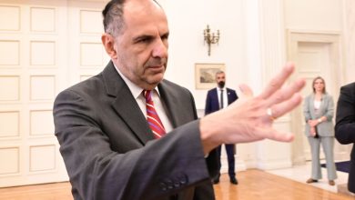Σε μια προσπάθεια να αμβλύνει τις εντυπώσεις που προκάλεσε η αμφιλεγόμενη τοποθέτηση του Πρωθυπουργού σχετικά