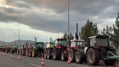 Στο πιο κρίσιμο σημείο έχουν φτάσει οι αγροτικές κινητοποιήσεις, που συμπληρώνουν σχεδόν 40 ημέρες. Από νωρίς το πρωί σήμερα Πέμπτη (8/1)