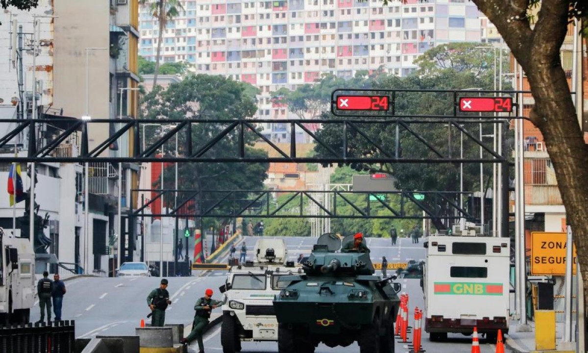 Σύμφωνα με ανεπιβεβαίωτες πληροφορίες, εντείνονται ενδείξεις εξέγερσης εντός των Ενόπλων Δυνάμεων της Βενεζουέλας