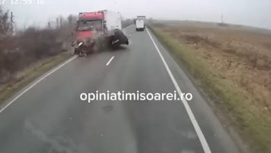 Για επτά νεκρούς μιλούν τα μέσα ενημέρωσης της Ρουμανίας μετά από σύγκρουση βαν με φορτηγό.