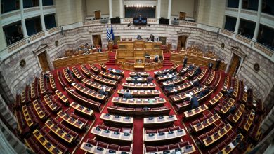 Σε μετωπική σύγκρουση κυβέρνησης και αντιπολίτευσης εξελίχθηκε σήμερα (08.01.2026) η συζήτηση στην Ολομέλεια της Βουλής