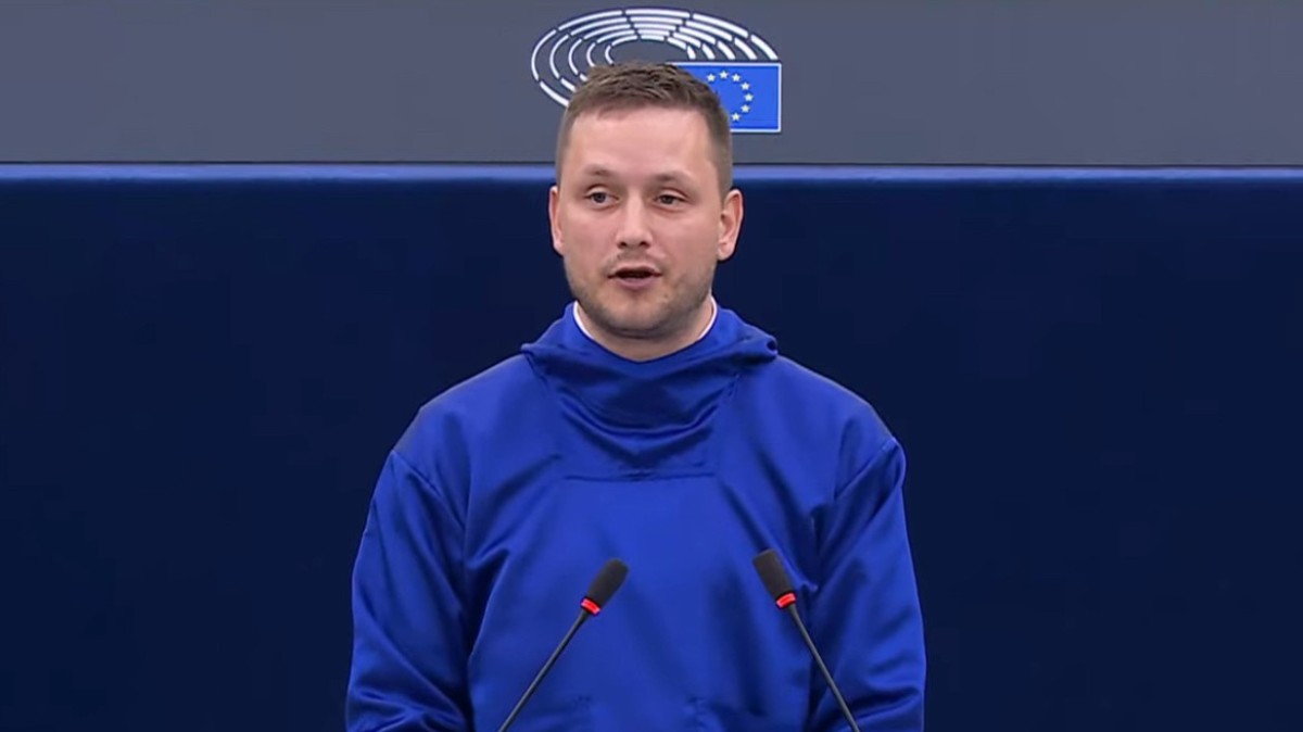 Σε μια δήλωση που σοκάρει τη διεθνή κοινότητα και κλιμακώνει την «Κρίση της Γροιλανδίας», ο Πρωθυπουργός του αρκτικού νησιού