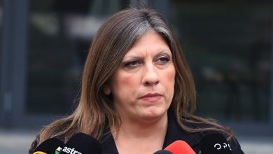 Γυαλιά – καρφιά έκανε για ακόμη μία φορά την εξεταστική επιτροπή η Ζωή Κωνσταντοπούλου, με αφορμή την κατάθεση