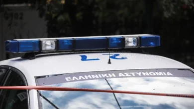 Άγριο επεισόδιο σημειώθηκε γύρω στις 15:00 το μεσημέρι της Τρίτης (24/2) στο κέντρο της Αθήνας και συγκεκριμένα στη συμβολή των οδών Αχαρνών