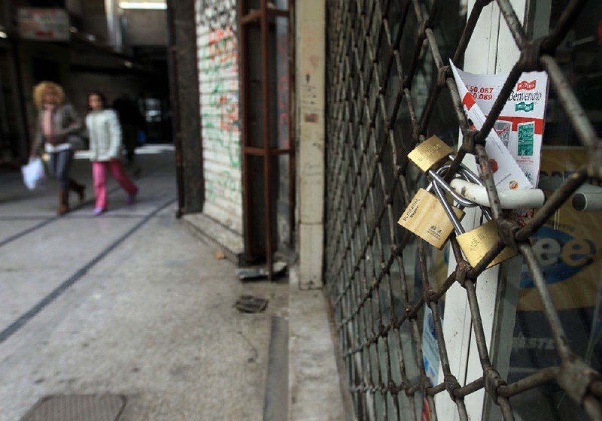 Το 2025 αποτέλεσε έτος συρρίκνωσης για το λιανικό εμπόριο σε πραγματικούς όρους αναφέρει η Ελληνική Συνομοσπονδία Εμπορίου και Επιχειρηματικότητας