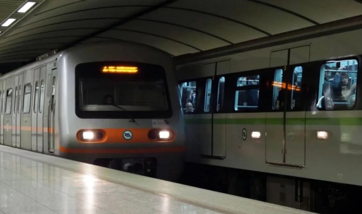 Αναστάτωση προκλήθηκε στο Μετρό της Αθήνας όταν ένας άνδρας κατέρρευσε ξαφνικά και βρέθηκε στις ράγες στον σταθμό «Αμπελόκηποι»