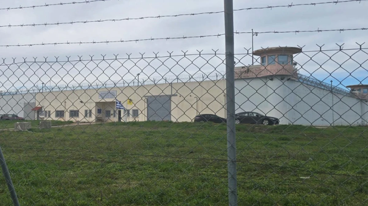 Για ένα συμβόλαιο θανάτου που εκτελέστηκε μέσα στις φυλακές Δομοκού, με πιθανούς ηθικούς αυτουργούς, κατηγορουμένους της υπόθεσης δολοφονιών