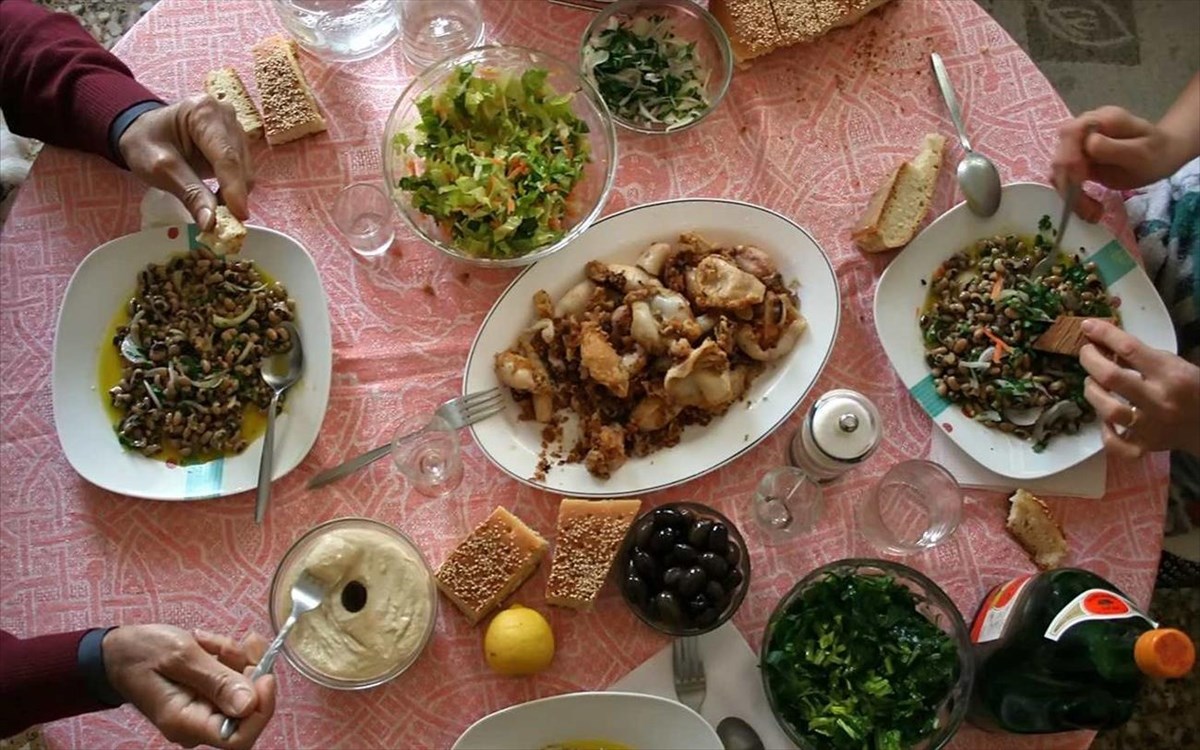 Το τραπέζι για την Σαρακοστή φέτος αναμένεται να είναι πιο «αλμυρό» από ποτέ, καθώς η αύξηση της τιμής στα θαλασσινά