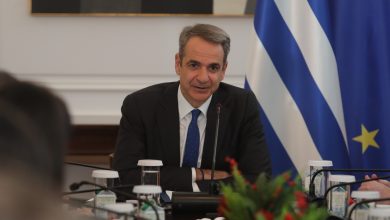 Βαραίνουν τα σύννεφα πάνω από την κυβέρνηση, η οποία είναι αντιμέτωπη με τουλάχιστον τρία επικίνδυνα μέτωπα: Τις συνέπειες από τη συνέχιση