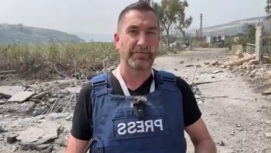 O ανταποκριτής του ρωσικού δικτύου RT, Steve Sweeney, και ο οπερατέρ του, Ali Rida, τραυματίστηκαν σε ισραηλινό πλήγμα ενώ κατέγραφαν