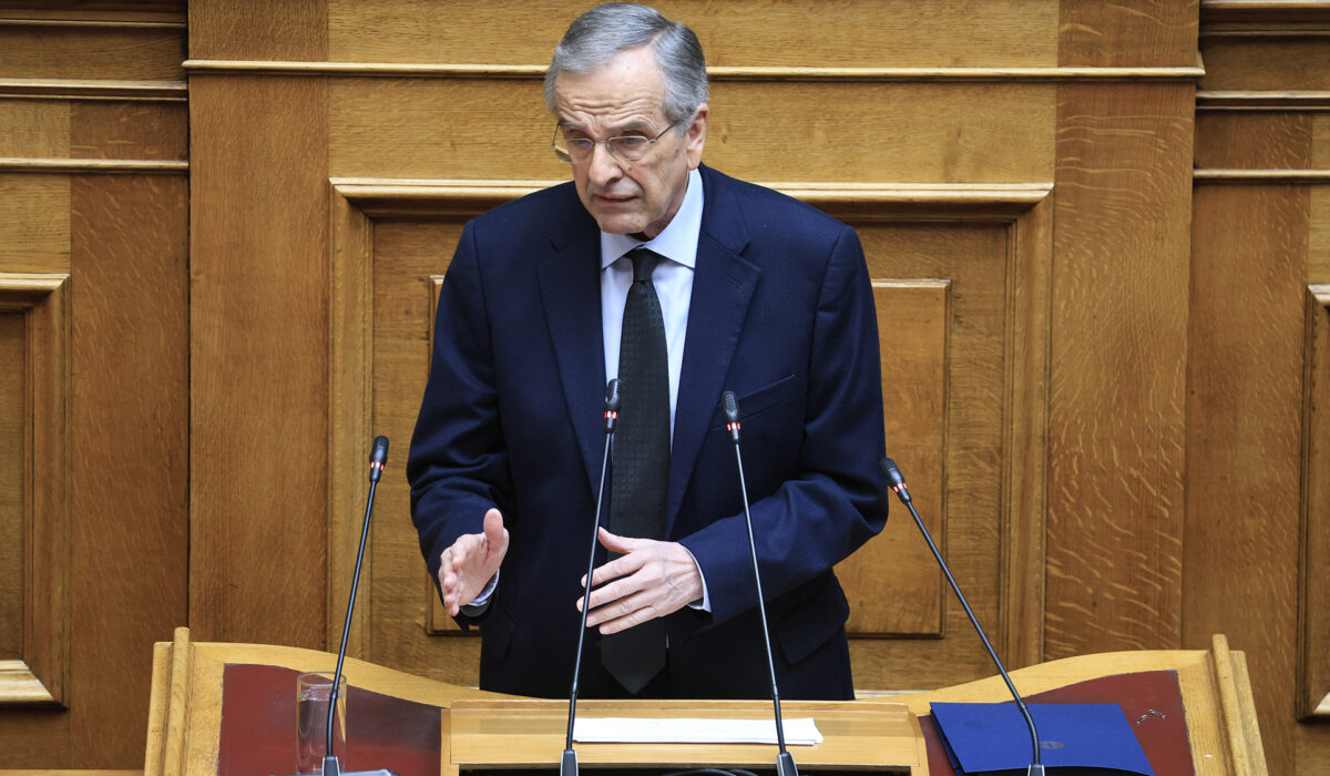 Ο Αντώνης Σαμαράς απάντησε από το βήμα της Βουλής στη φράση του Κυριάκου Μητσοτάκη για «επαγγελματίες ανησυχούντες»