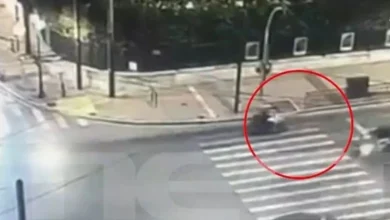 Τον δρόμο για τη φυλακή παίρνει ο 43χρονος αστυνομικός που κατηγορείται για το τροχαίο έξω από τη Βουλή, με τραγικό αποτέλεσμα το θάνατο ενός 63χρονου πολίτη.