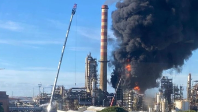 Τα Ηνωμένα Αραβικά Εμιράτα ανακοίνωσαν πως κλείνουν το μεγαλύτερο διυλιστήριο πετρελαίου της Μέσης Ανατολής, καθώς κτυπήθηκε από ιρανικά drones!