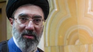 Ο νέος ανώτατος ηγέτης του Ιράν Μοτζτάμπα Χαμενεΐ απέρριψε τις προτάσεις για αποκλιμάκωση της έντασης ή τη σύναψη εκεχειρίας με τις ΗΠΑ