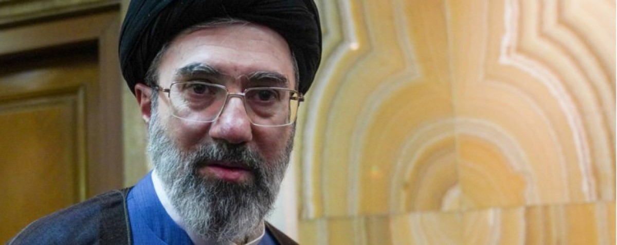 Ο νέος ανώτατος ηγέτης του Ιράν Μοτζτάμπα Χαμενεΐ απέρριψε τις προτάσεις για αποκλιμάκωση της έντασης ή τη σύναψη εκεχειρίας με τις ΗΠΑ