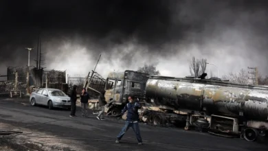 ΠΟΥ: Σοκάρει το φαινόμενο της «μαύρης βροχής» που εμφανίστηκε στην Τεχεράνη μετά το βομβαρδισμό πετρελαϊκών εγκαταστάσεων και μαρτυρά