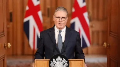 Ο Βρετανός πρωθυπουργός Κιρ Στάρμερ δήλωσε την Τρίτη ότι η Βρετανία αποστέλλει ελικόπτερα με δυνατότητες αντιμετώπισης drones στην Κύπρο.