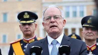 Τασούλας για τον εορτασμό της 25ης Μαρτίου: Αμήχανη στιγμή με διπλό γλωσσικό «ολίσθημα» σε ζωντανή δήλωση