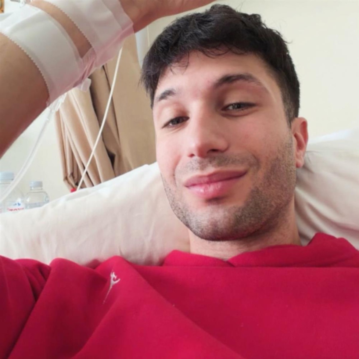 Mια βαθιά ανθρώπινη και συγκινητική εξομολόγηση έκανε ο γνωστός YouTuber Γιάννης Αεράκης, ο οποίος βιώνει μια από τις πιο δύσκολες περιόδους