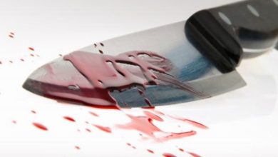 Μαχαιρωμένος στην κοιλιακή χώρα εντοπίστηκε ένας άνδρας -περίπου 30 ετών-, στην Ανάβυσσο, το μεσημέρι της Πέμπτης 30 Απριλίου.