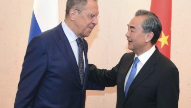 Ο Ρώσος ΥΠΕΞ Σεργκέι Λαβρόφ , συναντήθηκε χθες με με τον Κινέζο πρόεδρο Σι Τζινπίνγκ κατά την επίσκεψή του στην Κίνα