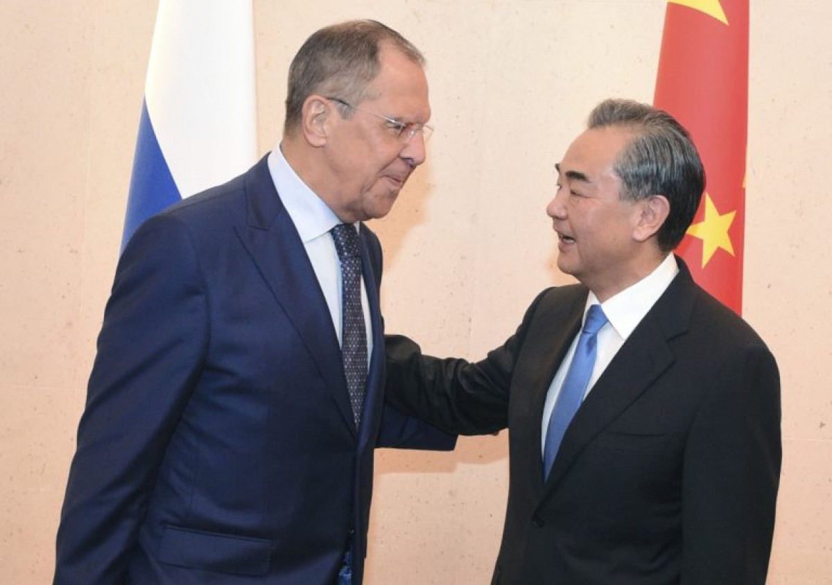 Ο Ρώσος ΥΠΕΞ Σεργκέι Λαβρόφ , συναντήθηκε χθες με με τον Κινέζο πρόεδρο Σι Τζινπίνγκ κατά την επίσκεψή του στην Κίνα