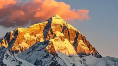 Σοκ προκαλεί η αποκάλυψη ενός σκανδάλου στο Έβερεστ, όπου οδηγοί και εταιρείες ορειβασίας στο Νεπάλ φέρονται να δηλητηρίαζαν ορειβάτες