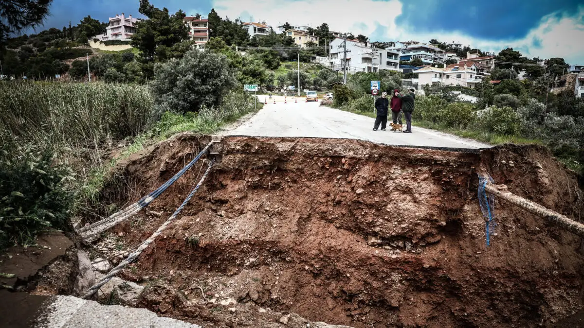 Εικόνες καταστροφής καταγράφονται στην Καλλιτεχνούπολη μετά το σαρωτικό πέρασμα της κακοκαιρίας Erminio