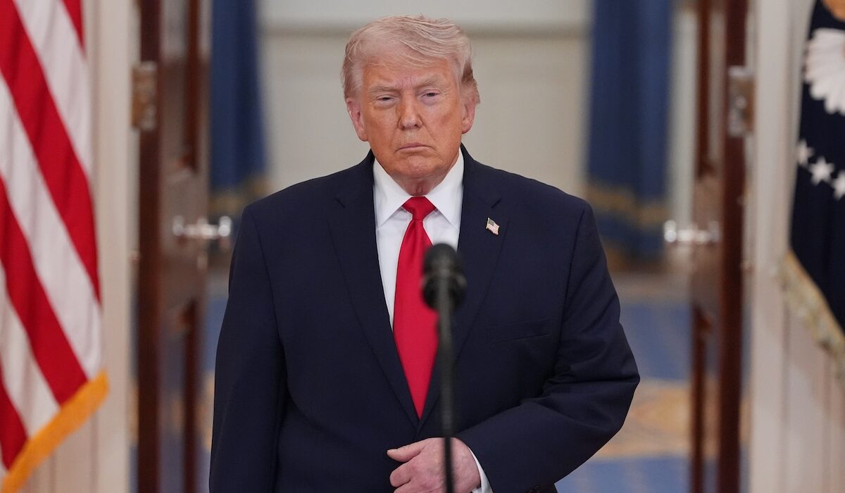 Ο πρόεδρος των ΗΠΑ Ντόναλντ Τραμπ ανακοίνωσε ότι Ισραήλ και Λίβανος θα προχωρήσουν επισήμως σε δεκαήμερη κατάπαυση του πυρός από τα μεσάνυχτα (ώρα Ελλάδας).