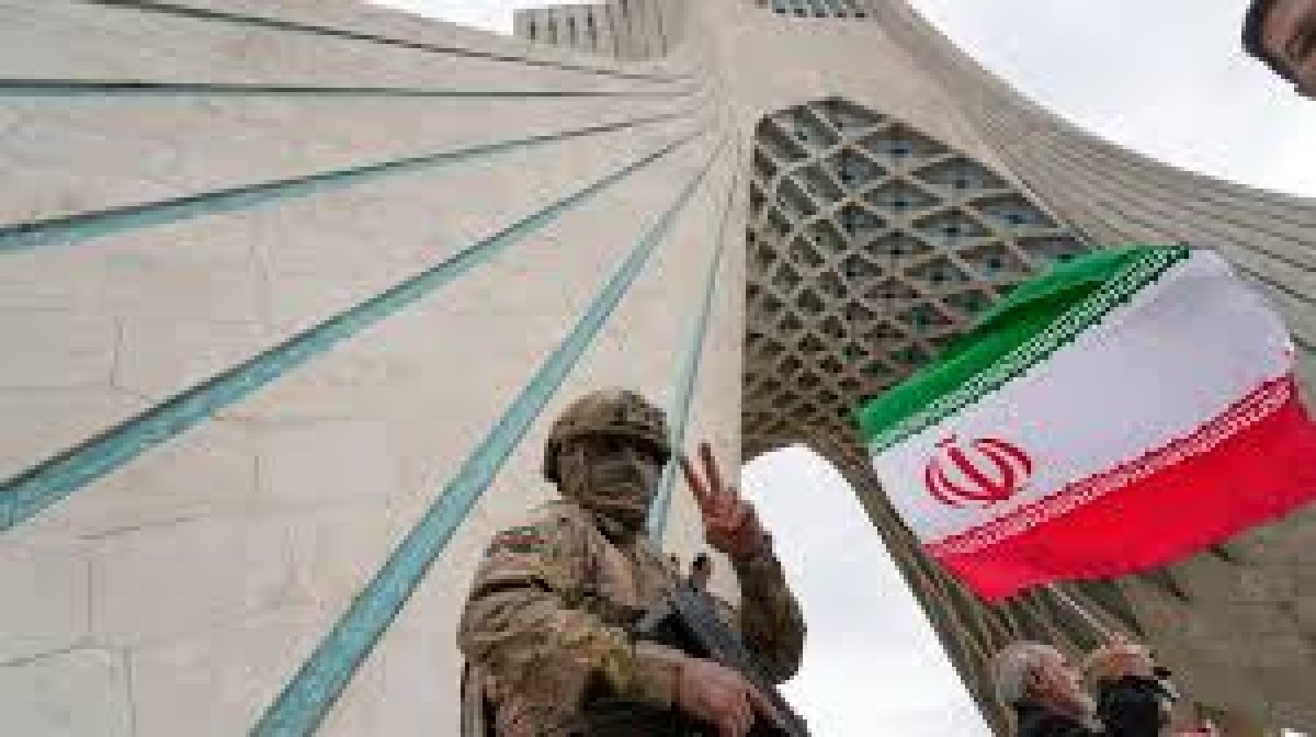 Με το δάκτυλο στη σκανδάλη δηλώνουν ότι είναι οι Φρουροί της Επανάστασης του Ιράν (IRGC) για να απαντήσουν στην ισραηλινοαμερικανή