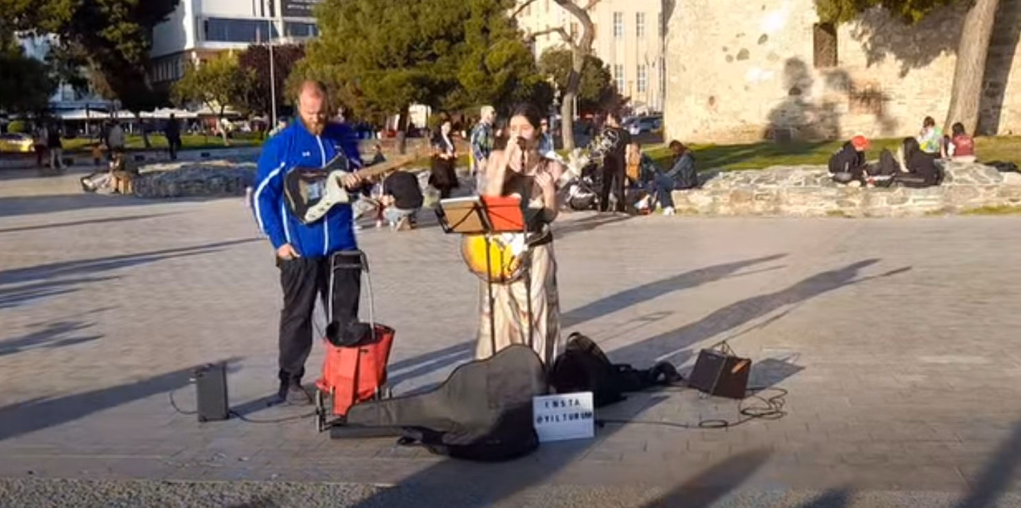 Μετά το φορολογικό κυνηγι των γκαρσονιων για τα φιλοδωρήματα ,που ξεπερνούν τον μήνα τα ...300 ευρώ, προέκυψε ένα άλλο γεγονός