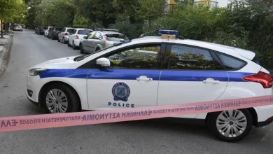 Χειροπέδες σε 27χρονο που παρίστανε το στέλεχος ναυτιλιακής εταιρείας. Πώς κατάφερε να αποσπάσει 22.000 ευρώ σε 48 ώρες, εξαπατώντας πολίτες με δήθεν προσλήψεις.