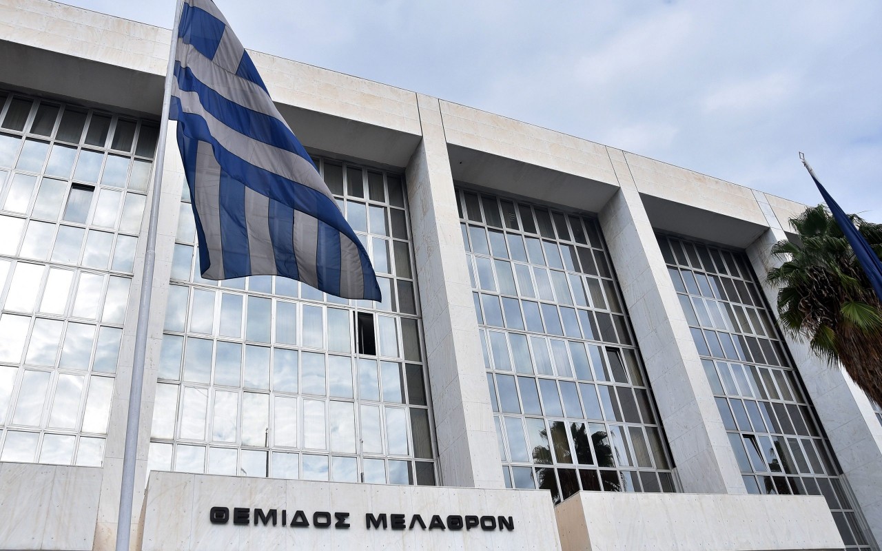 Είχε υποβάλλει την παραίτησή του από τις 2 Απριλίου με αιχμές σε βάρος της ηγεσίας του Αρείου Πάγου για παρεμβάσεις στην υπόθεση των Τεμπών