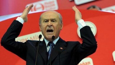 Ο ηγέτης του Κόμματος Εθνικιστικής Δράσης (ΜΗΡ), Ντεβλέτ Μπαχτσελί, μιλώντας στην κοινοβουλευτική ομάδα του κόμματός του