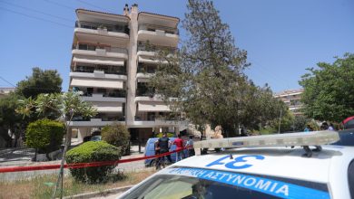 Συγκλονιστικές εξελίξεις στην Ηλιούπολη μετά την πτώση των δύο 17χρονων. Δείτε τα στοιχεία από το σημείωμα που εντοπίστηκε και την κατάσταση της υγείας της τραυματισμένης κοπέλας.