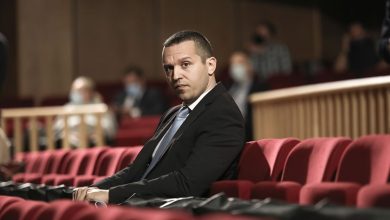 Την πρόθεσή του να επιστρέψει στην πολιτική σκηνή με νέο κόμμα μετά την αποφυλάκισή του ανακοίνωσε, μέσω βίντεο στα social media, ο Ηλίας Κασιδιάρης.
