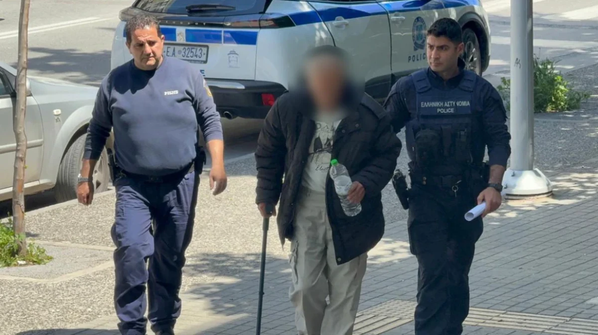 Ενώπιον του ανακριτή οδηγείται ο 67χρονος άνδρας που συνελήφθη μετά από εισβολή σε τραπεζικό υποκατάστημα στο κέντρο της Θεσσαλονίκη